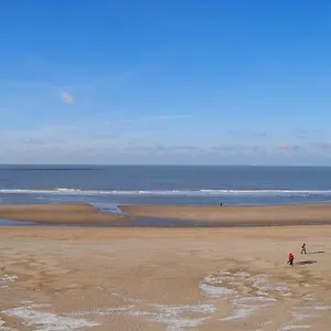 Modern Op De Zeedijk Met 2 Slaapkamers Te Ostende