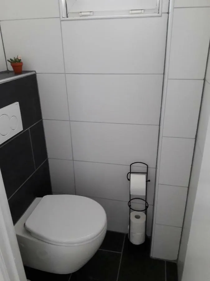 2 Slaapkamer Appartement Op De Zeedijk Van Oostende. Belgie